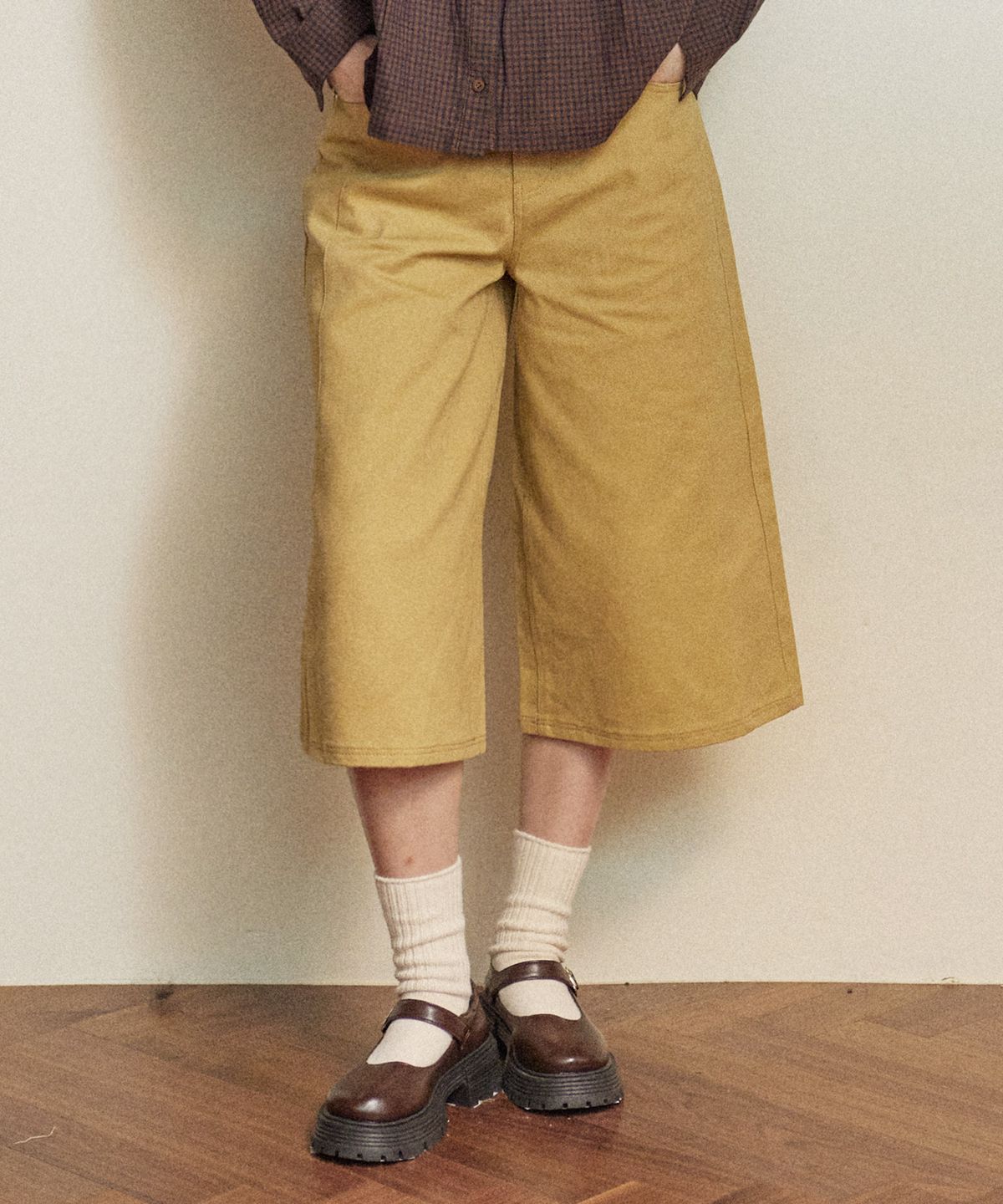 꼬모니노즈(COMONINOZ) W BERMUDA CROP PANTS [MUSTARD]