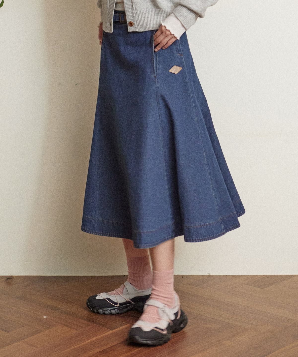 꼬모니노즈(COMONINOZ) W COTTON FLARED SKIRT [BLUE]