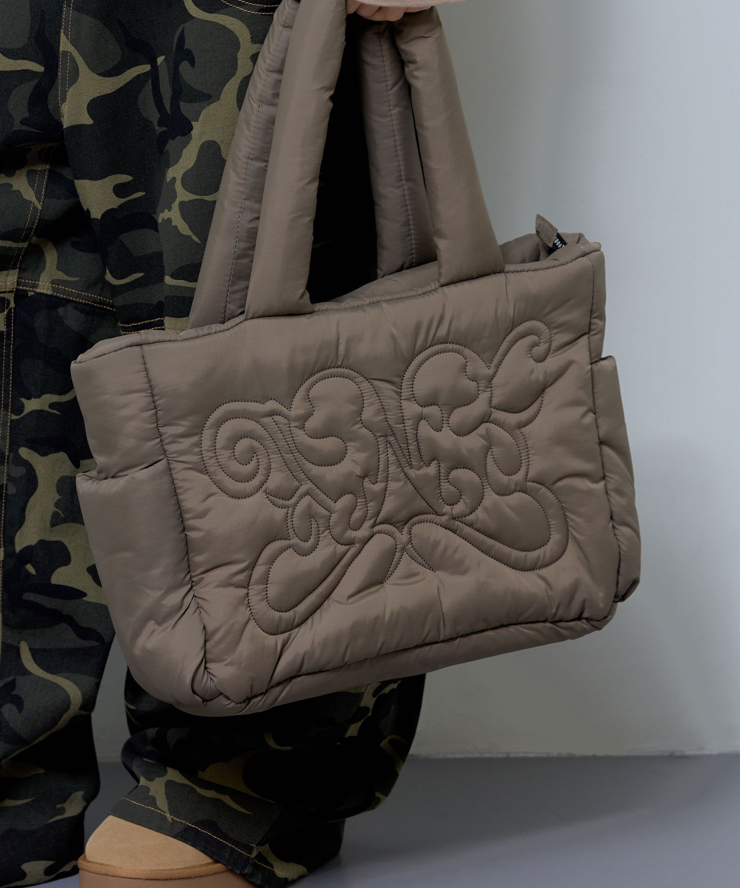 MUSINSA | FANCY CLUB Cuddle padded shoulder bag (BROWN)_F24ZE913