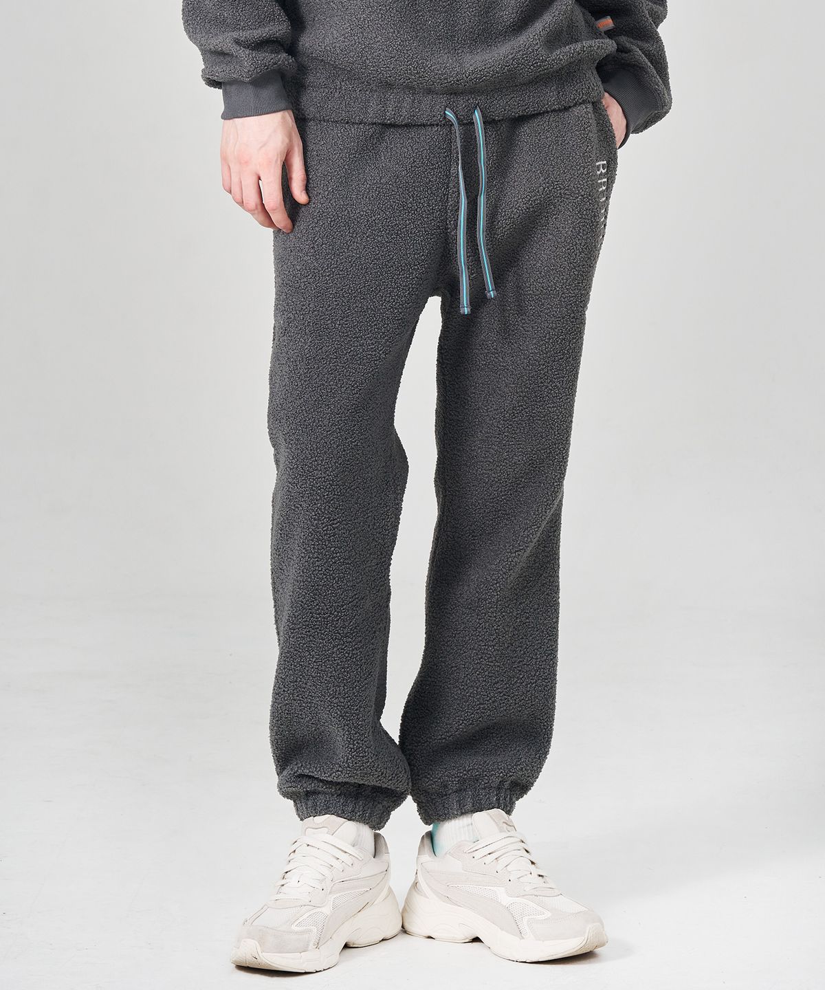 브라이언베리(BRIAN BERRY) BERRYMAN SIGNATURE COMFIT PANTS_DARK GREY