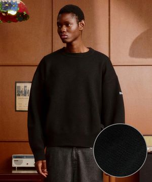 Logo-Jacquard Sweater (BLACK)