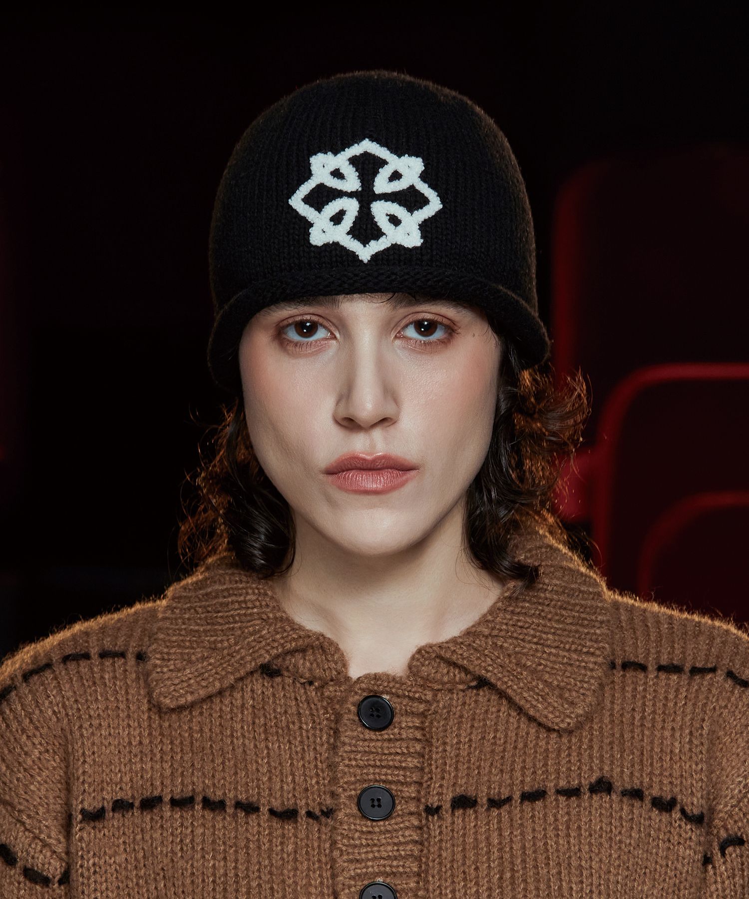 UNALLOYED★韓国★日本未入荷★男女兼用★LOGO BIG BEANIE GOTHIC LOGO BEANIE / BLACK - UNALLOYED | 60% - Asian Fashion