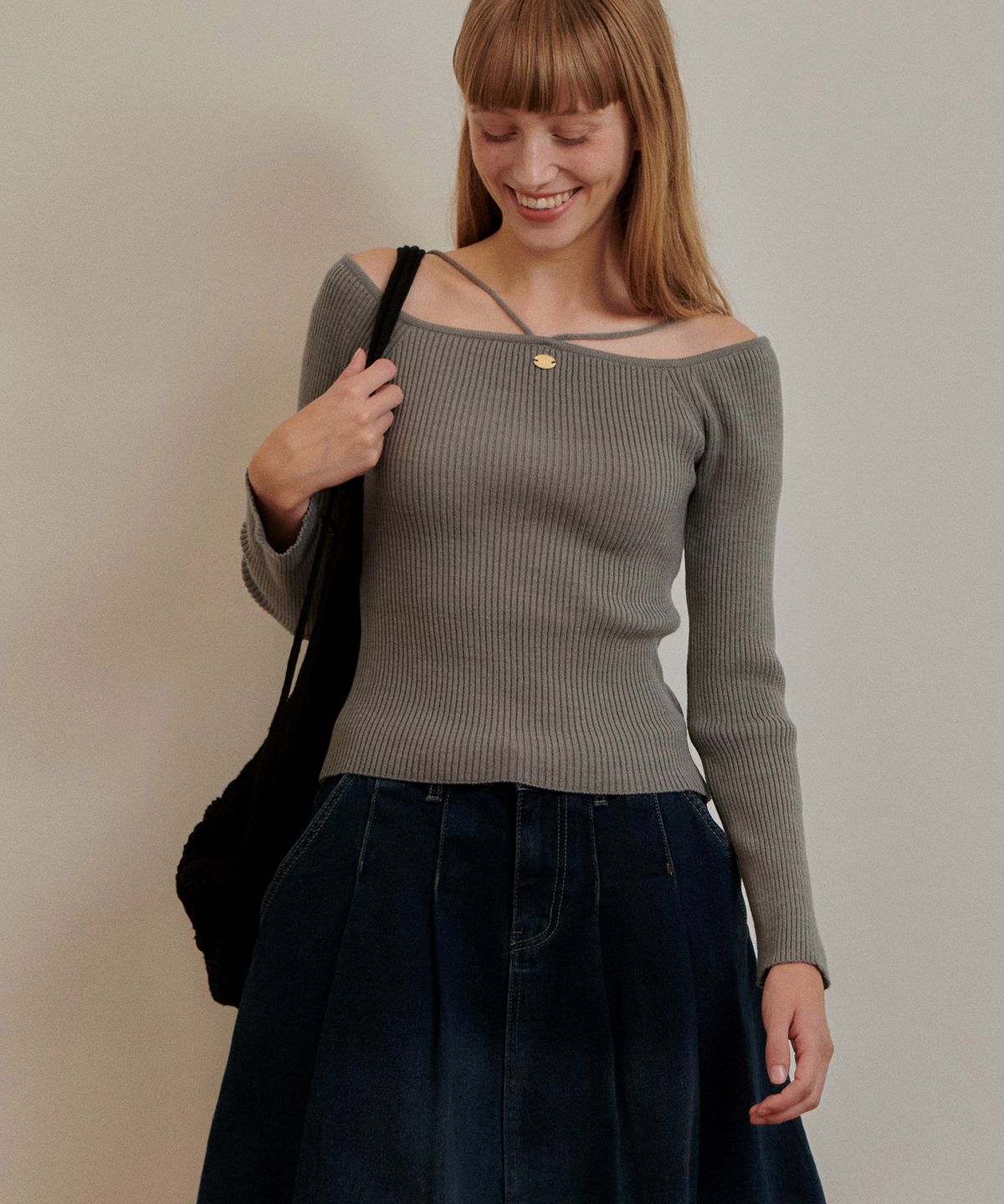 판도라핏(PANDORAFIT) Haupy Off-shoulder Knit