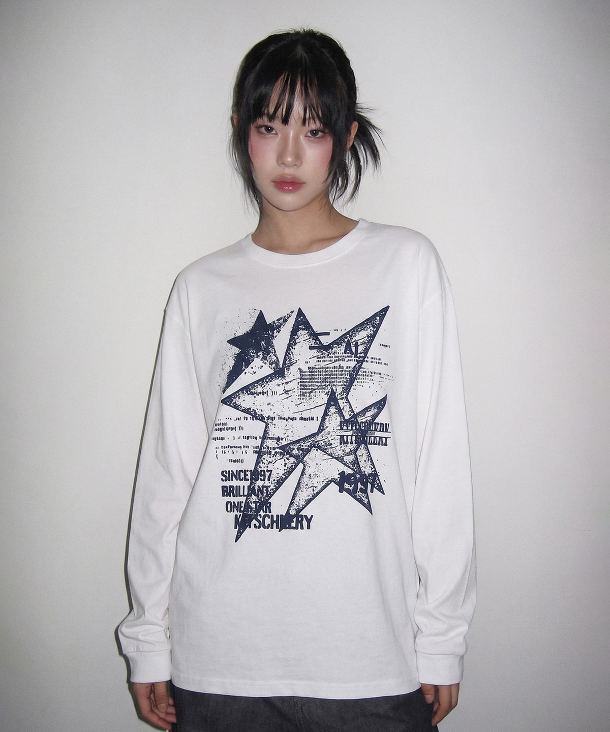 키치어리(KITSCHEERY) Empty Stars Long Sleeve (White)