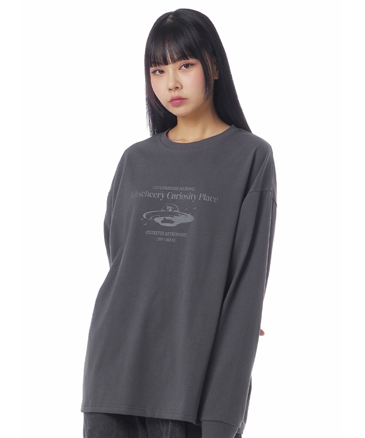 키치어리(KITSCHEERY) Space Cat Long Sleeve (Charcoal)