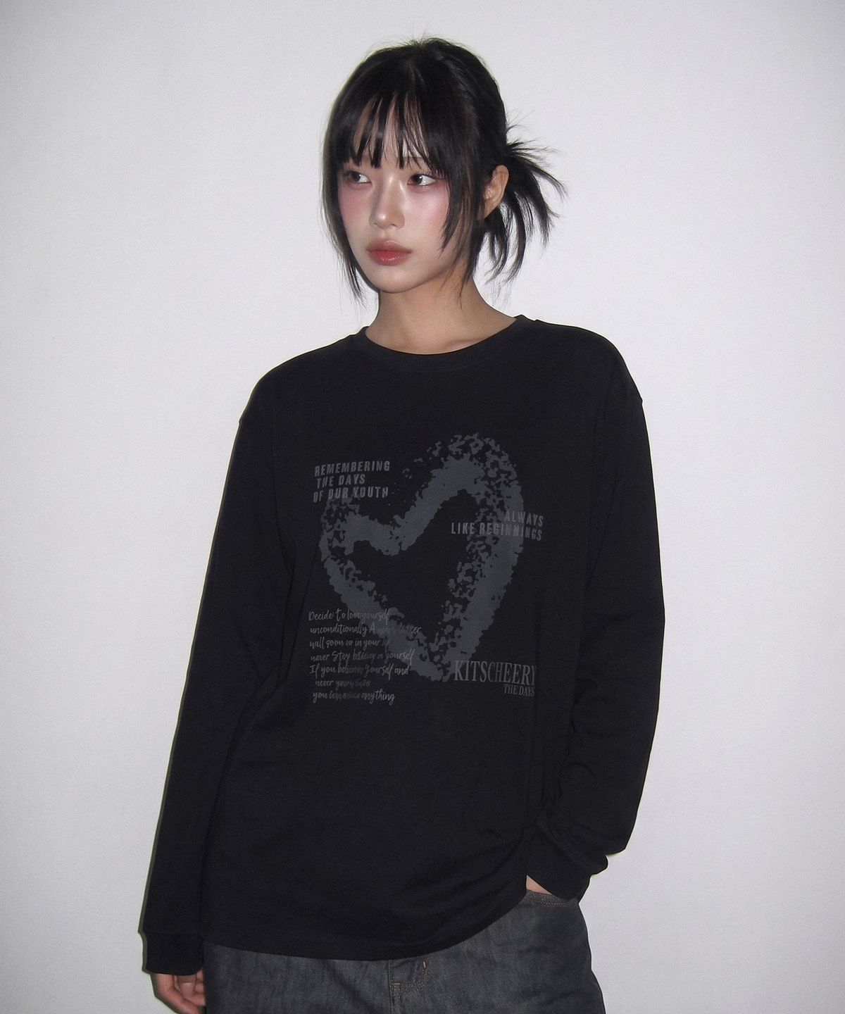 키치어리(KITSCHEERY) Leaf Heart Long Sleeve (Black)