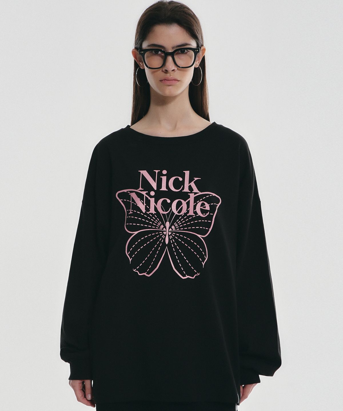 닉앤니콜(NICK&NICOLE) BUTTERFLY SIGNATURE LS TOP_BLACK PINK