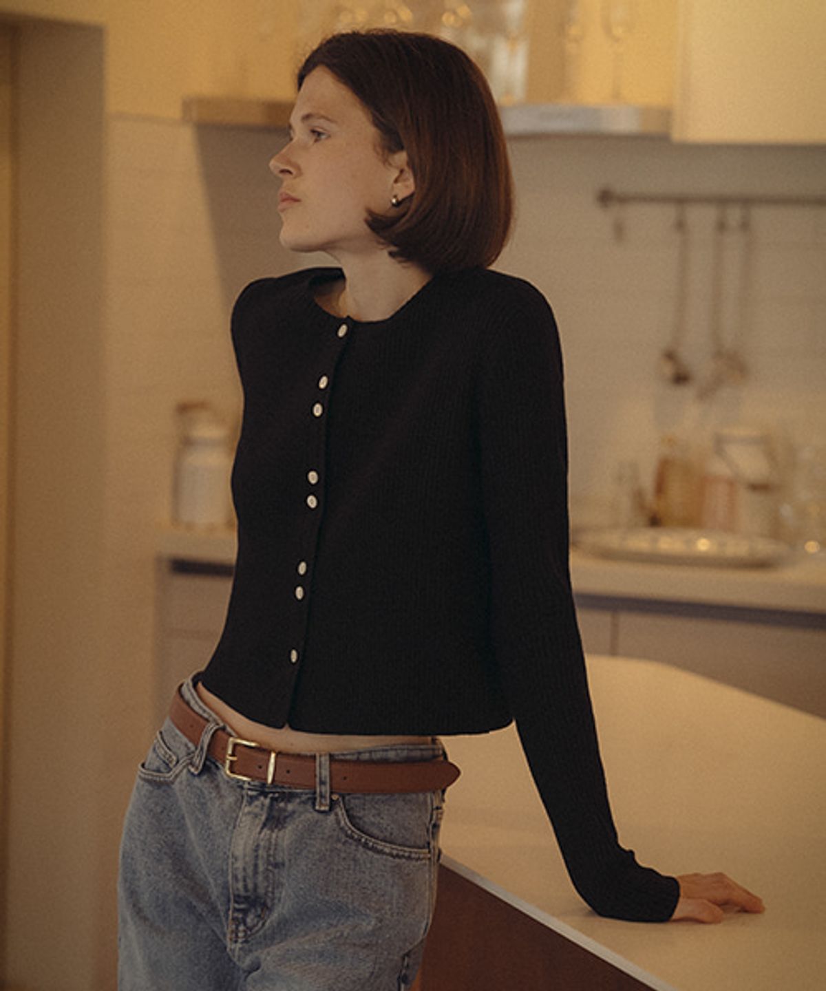 노운베러(KNOWNBETTER) Button point ribbed round knit T-shirt_Black