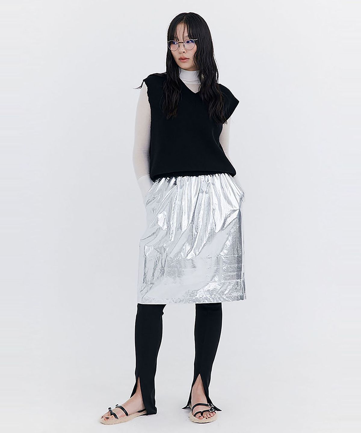분더캄머(WNDERKAMMER) Raw-cut Tuck Skirt_Silver(로우컷 턱 스커트_실버)