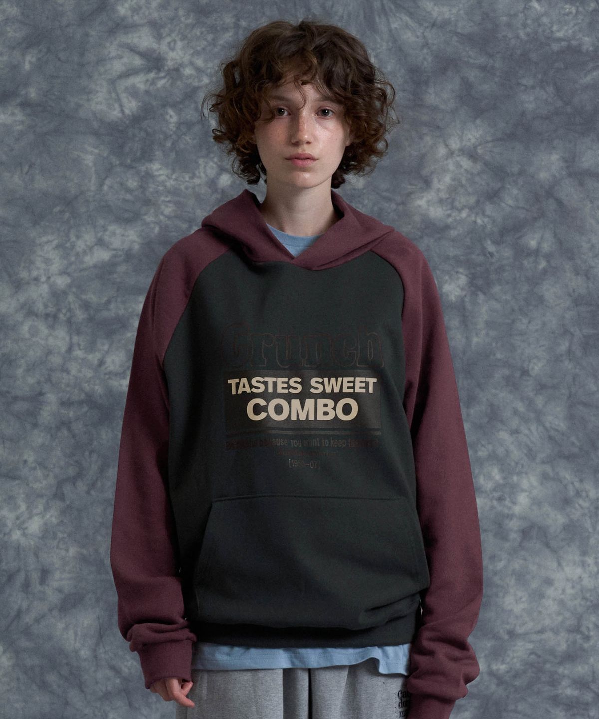 캑터스도넛마켓(CACTUSDONUTMARKET) Crunch Raglan Hoodie - Burgundy