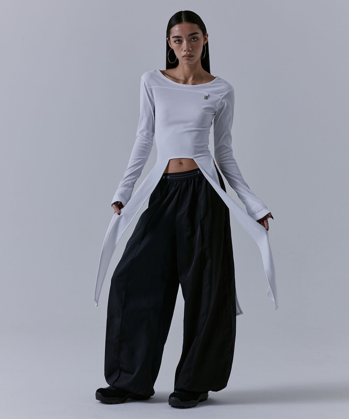 트리밍버드(TREEMINGBIRD) Back-less Strap Long Sleeve [ White ]