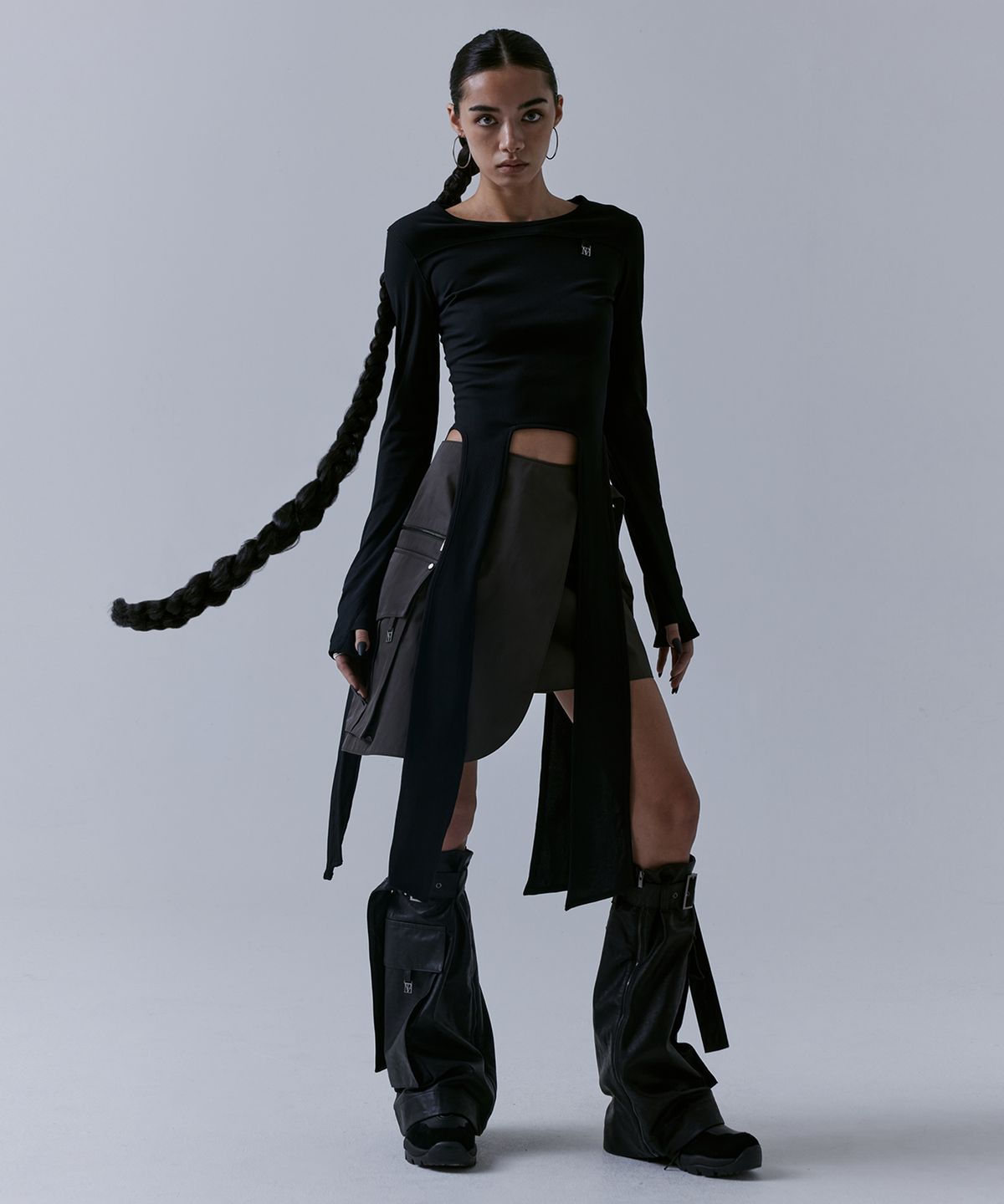 트리밍버드(TREEMINGBIRD) Back-less Strap Long Sleeve [ Black ]
