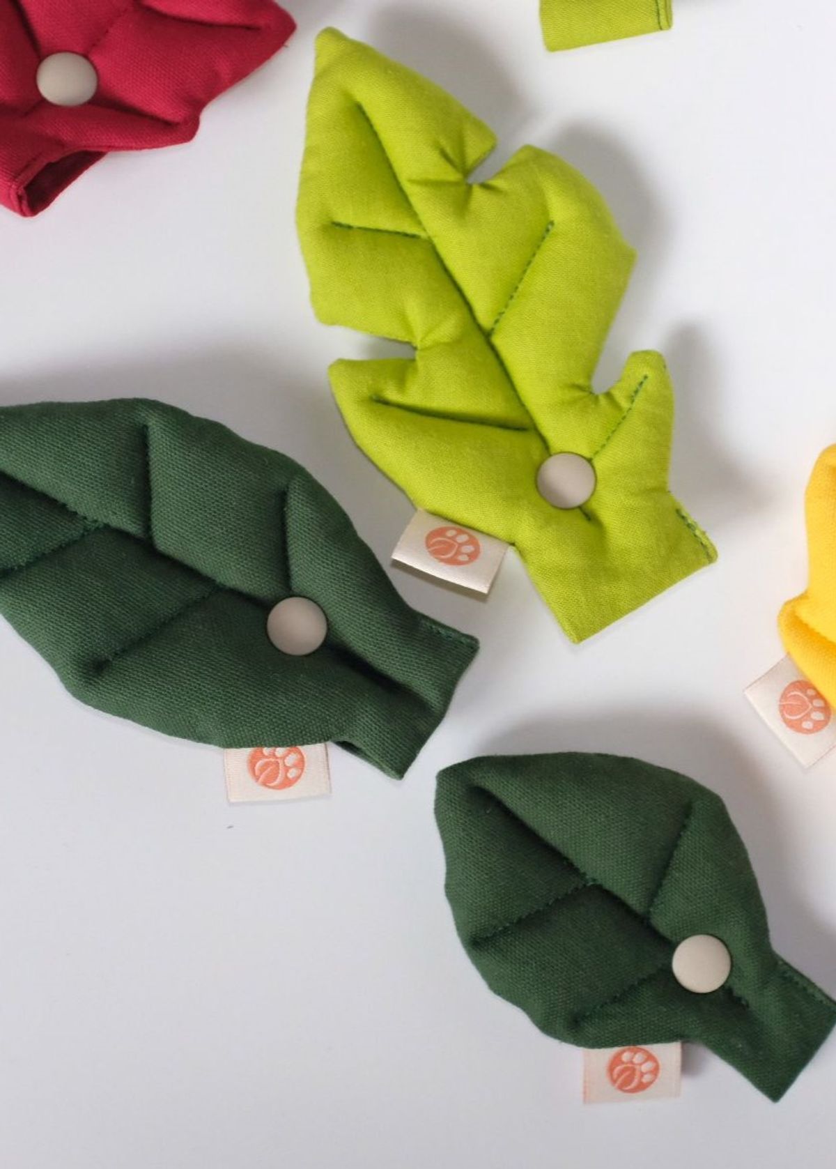 하이코이누(HIKOINU) 초록 잎사귀  leaf ribbon