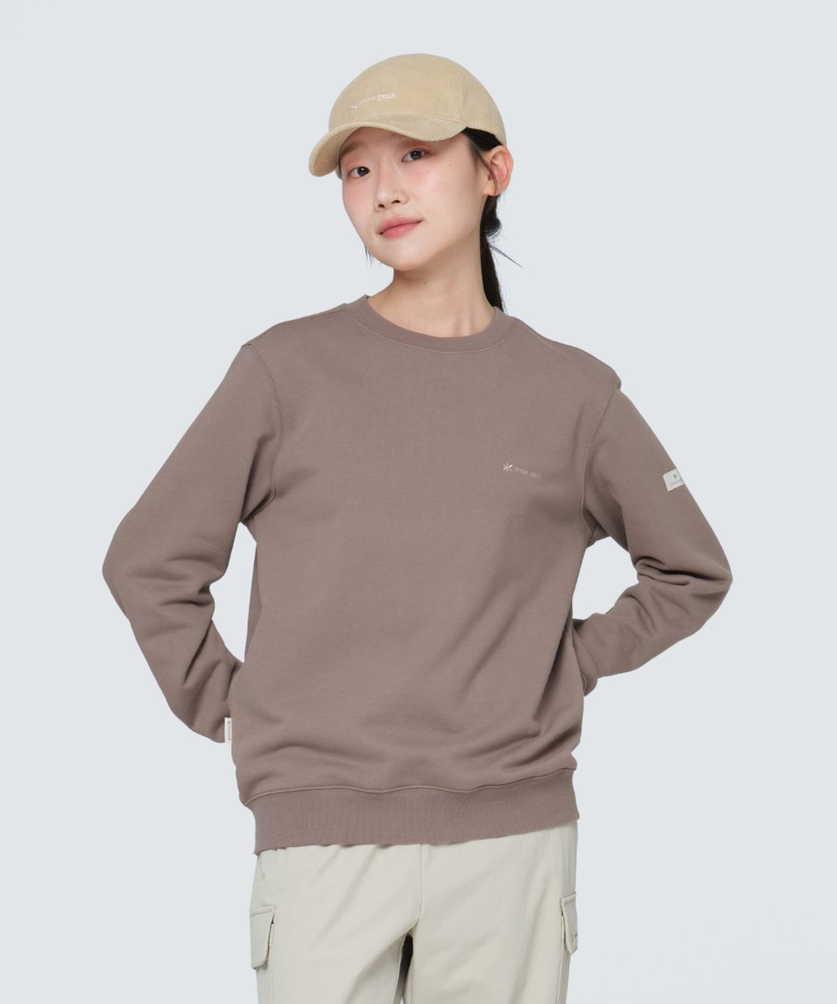 스노우피크 어패럴(SNOWPEAK APPAREL) 랜드 여성 맨투맨 (S24FWFHT61) Cocoa