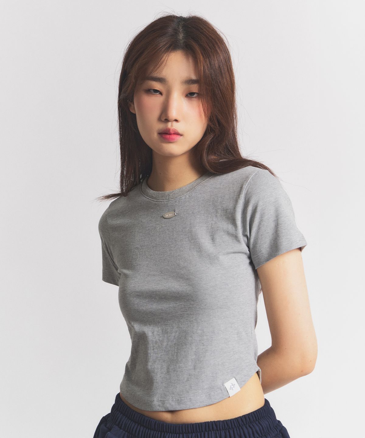 닐라이즈(NEALIZE) Round Semi Crop T-Shirt Gray