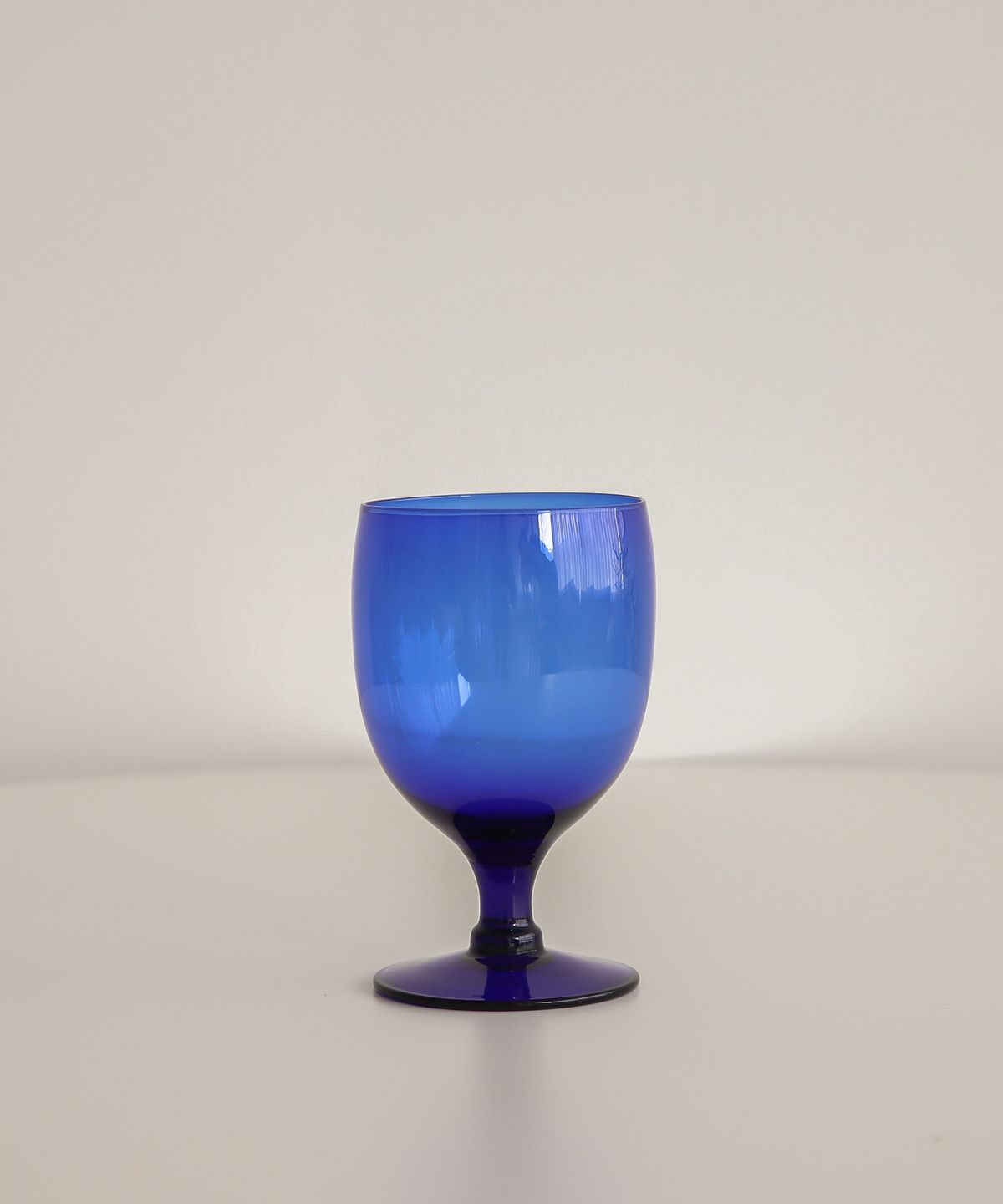 류블류샵(LYUBLYUSHOP) 아델라 블루 와인잔