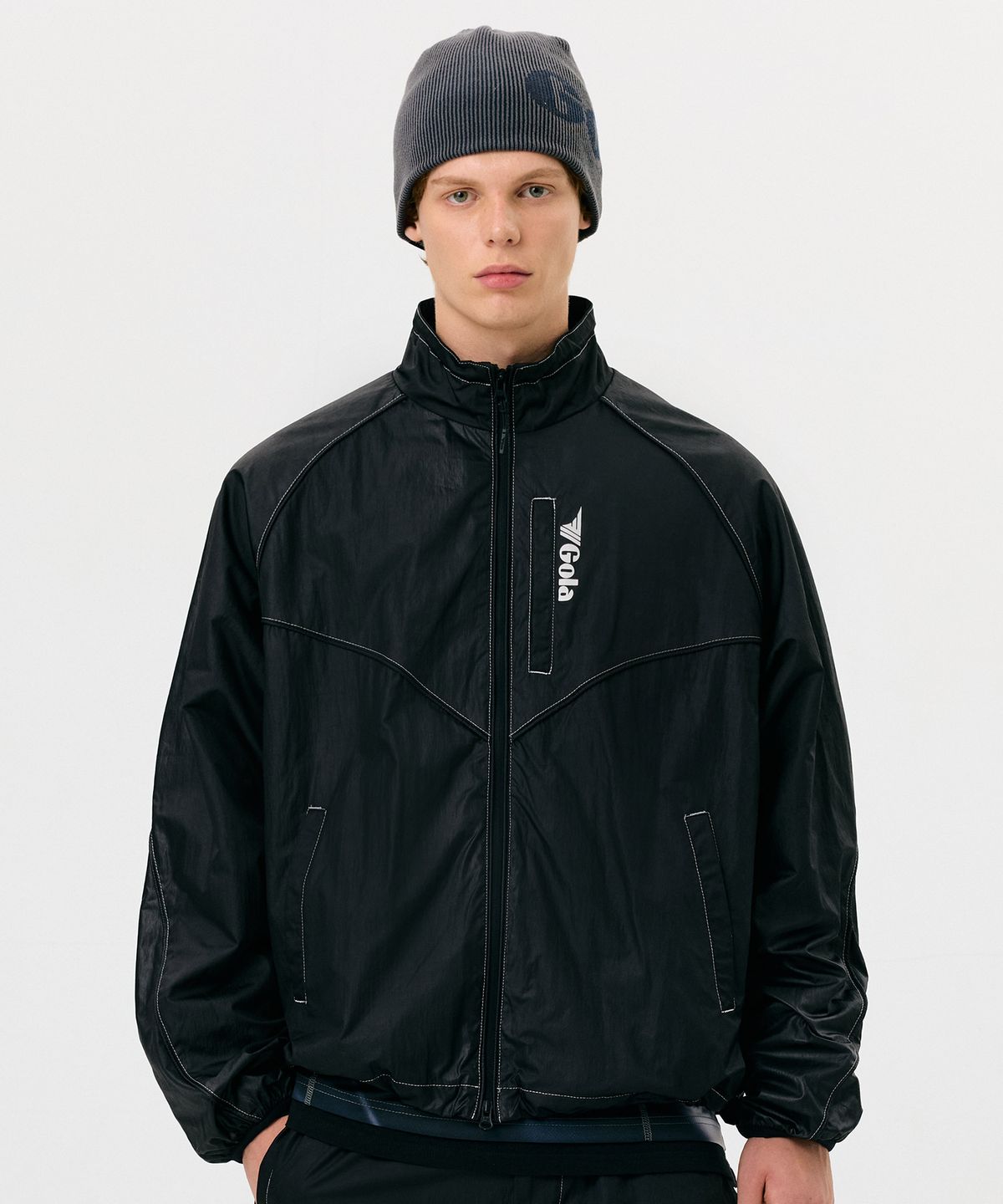 골라(GOLA) GLOSSY WOVEN JUMPER [BLACK]