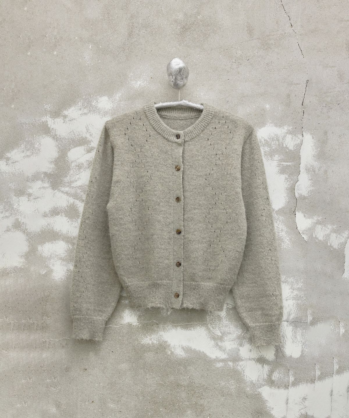 유스(YOUTH) Argyle Punching Knit Cardigan - Beige