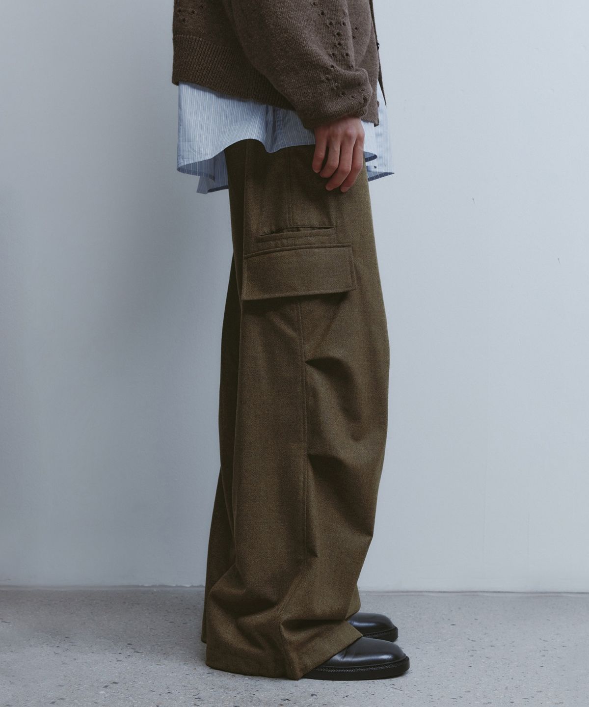 유스(YOUTH) Strap Wide Cargo Pants - Beige