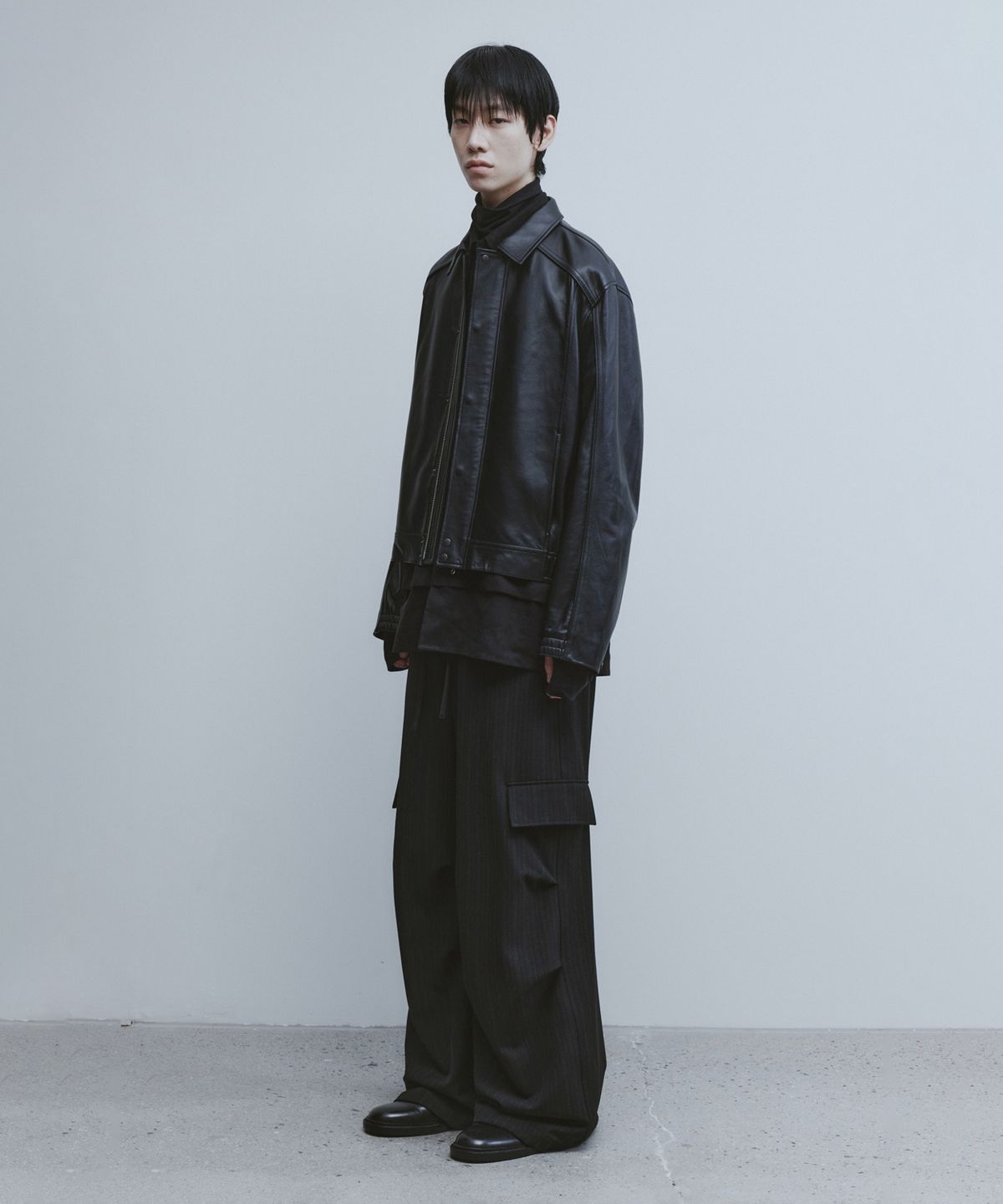유스(YOUTH) Strap Wide Cargo Pants - Black Stripe
