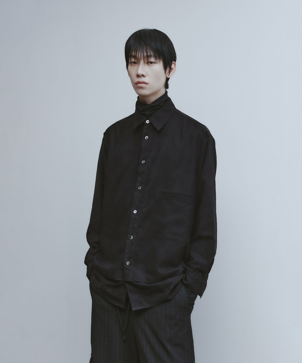 유스(YOUTH) Faux Suede Layered Shirt - Black