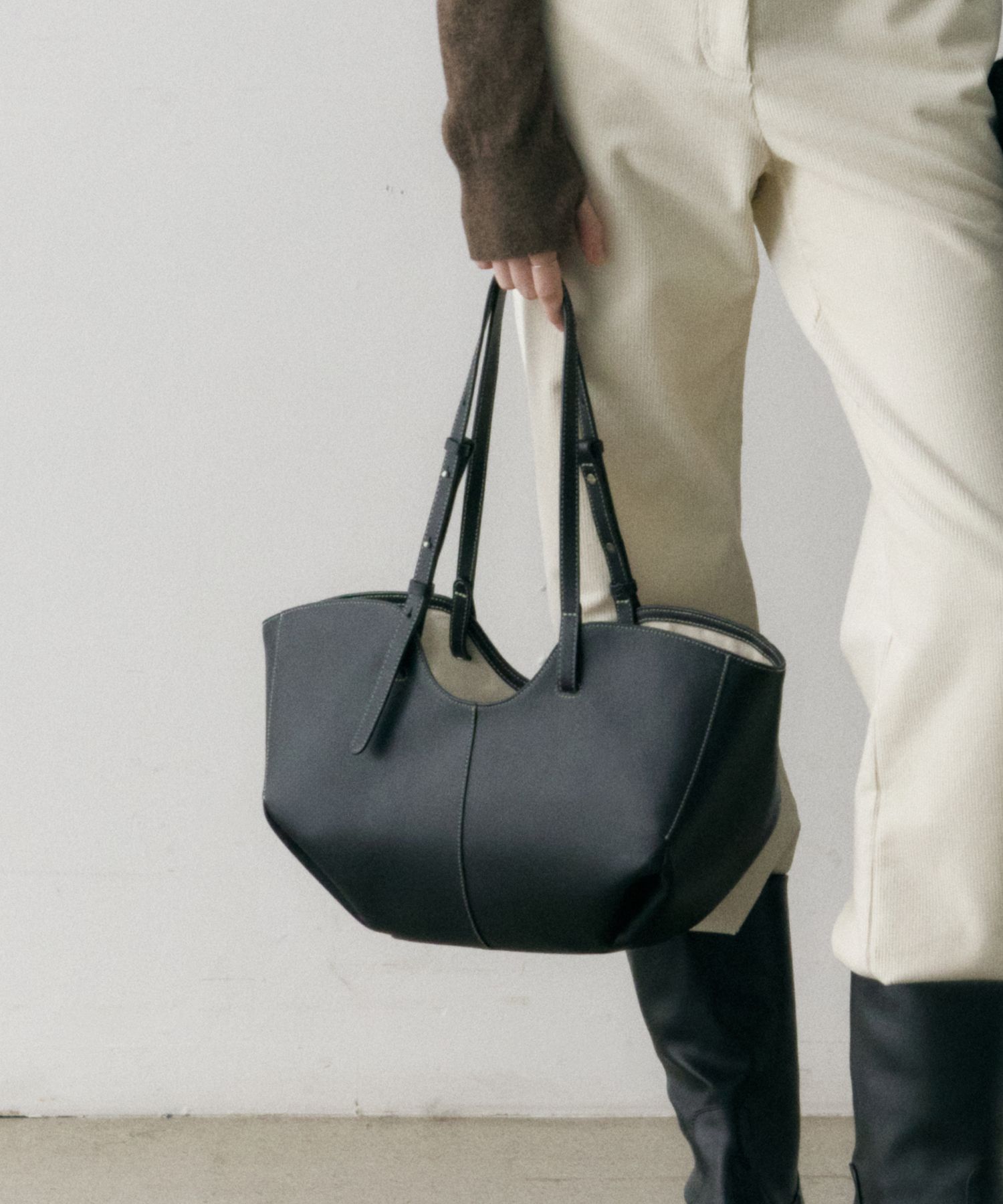 ★OSTKAKA★ Fiore Shopper Bag Canvas Black 720155925_3.png