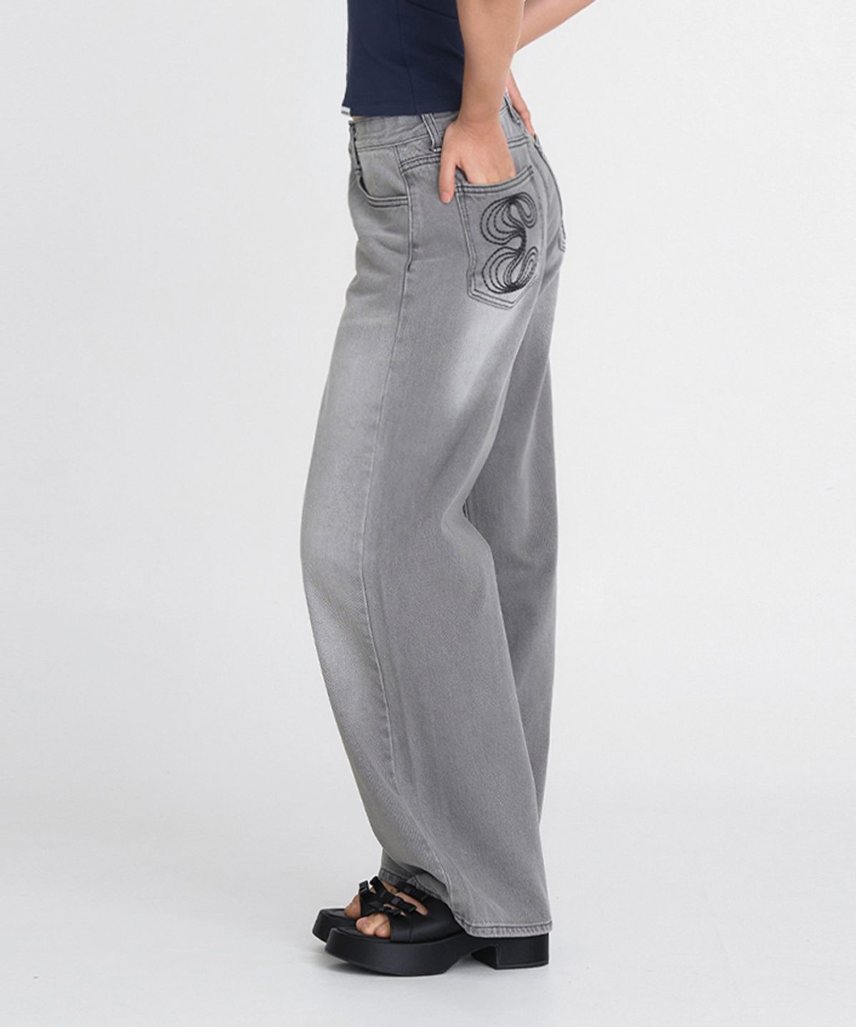 키시닝(KISYNING) Back Symbol Wide Jeans (Stone Gray)