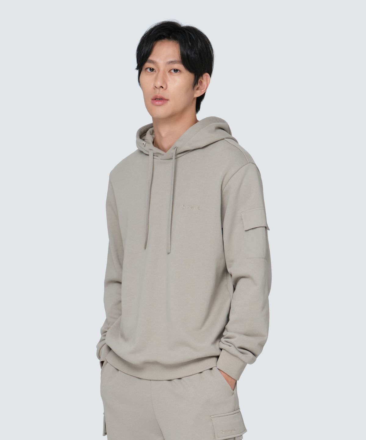 스노우피크 어패럴(SNOWPEAK APPAREL) 랜드 포켓 후드 티셔츠 (S24FMFHD60) Fog Gray
