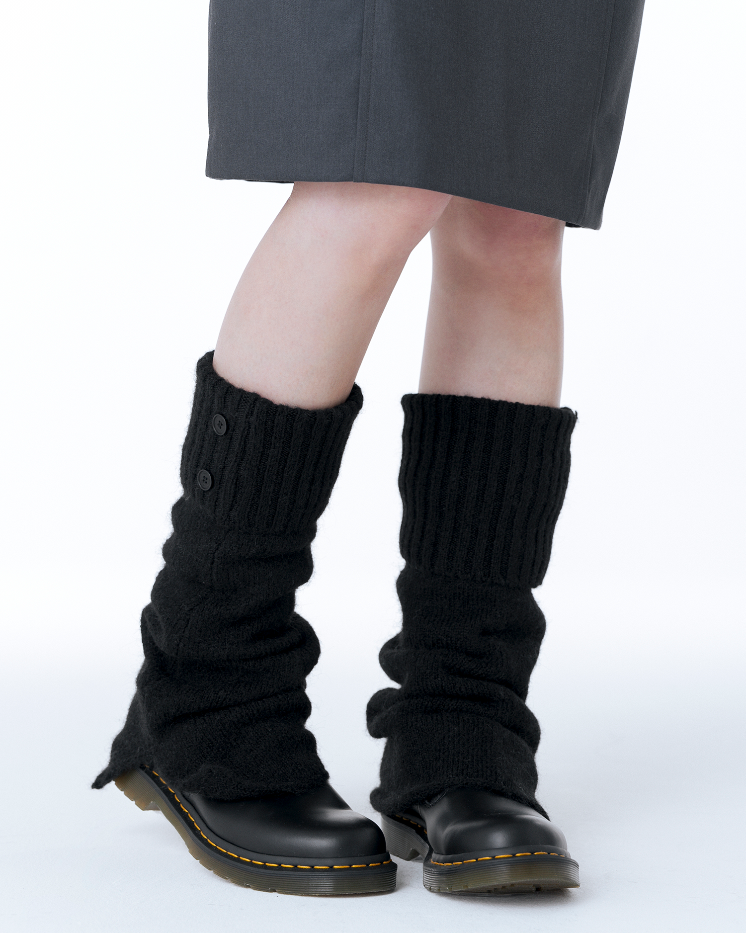 MISEKI SEOUL★韓国★人気★Knit leg warmer BLACK MUSINSA公式 | MISEKI SEOUL Button knit leg warmer BLACK