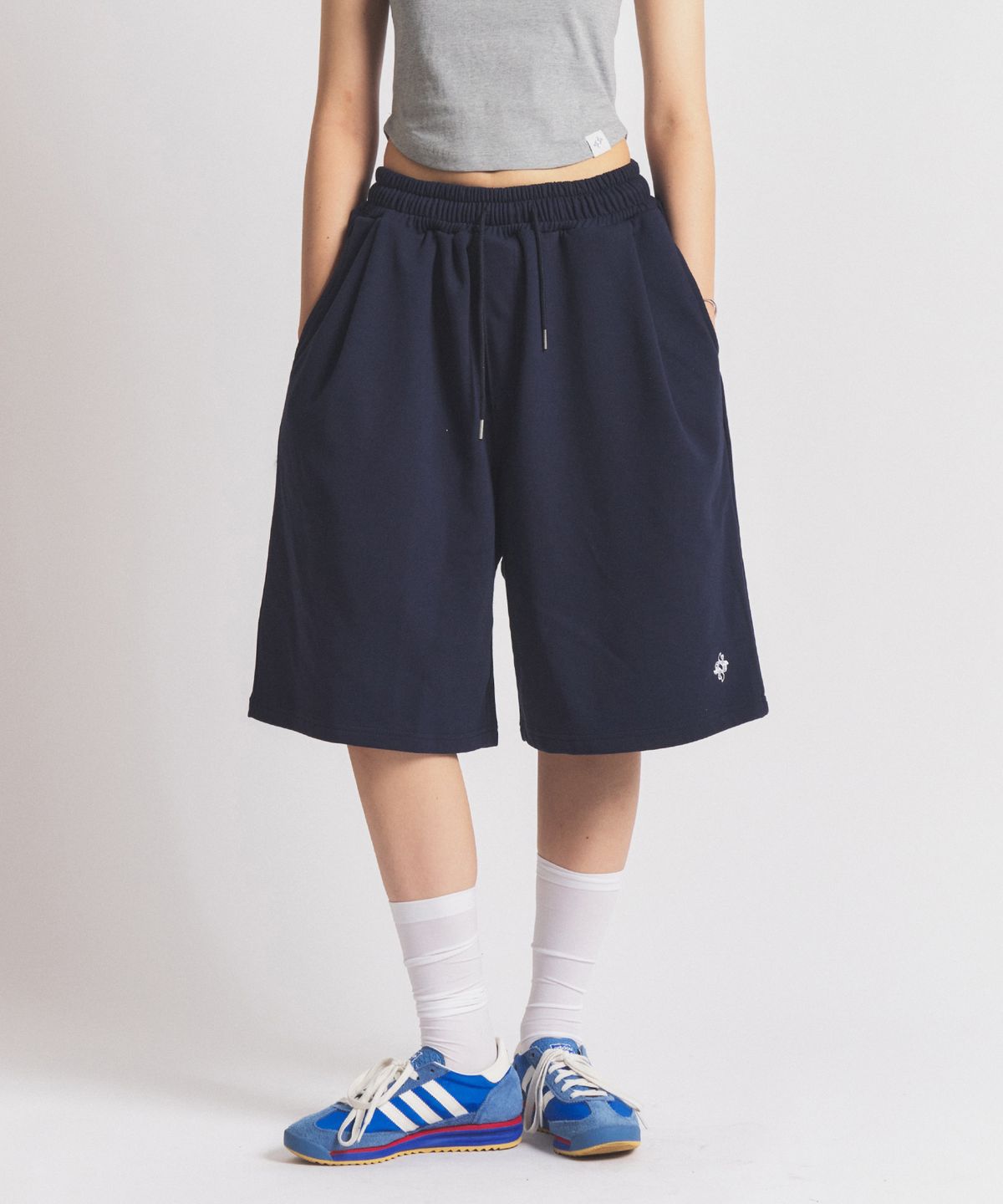 닐라이즈(NEALIZE) Cotton Bermuda Pants Navy