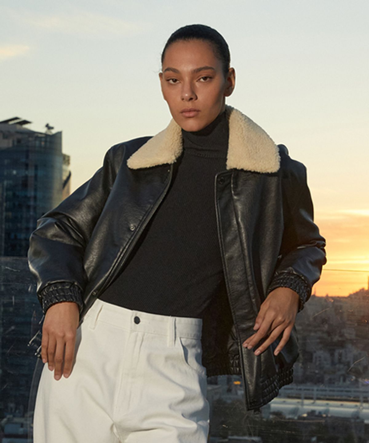 레이디 볼륨(LADY VOLUME) SHEARING WASHING LEATHER PADDING JUMPER_BLACK