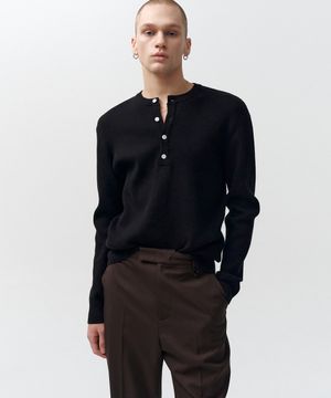 코튼 리브드 헨리넥 니트 (블랙)
