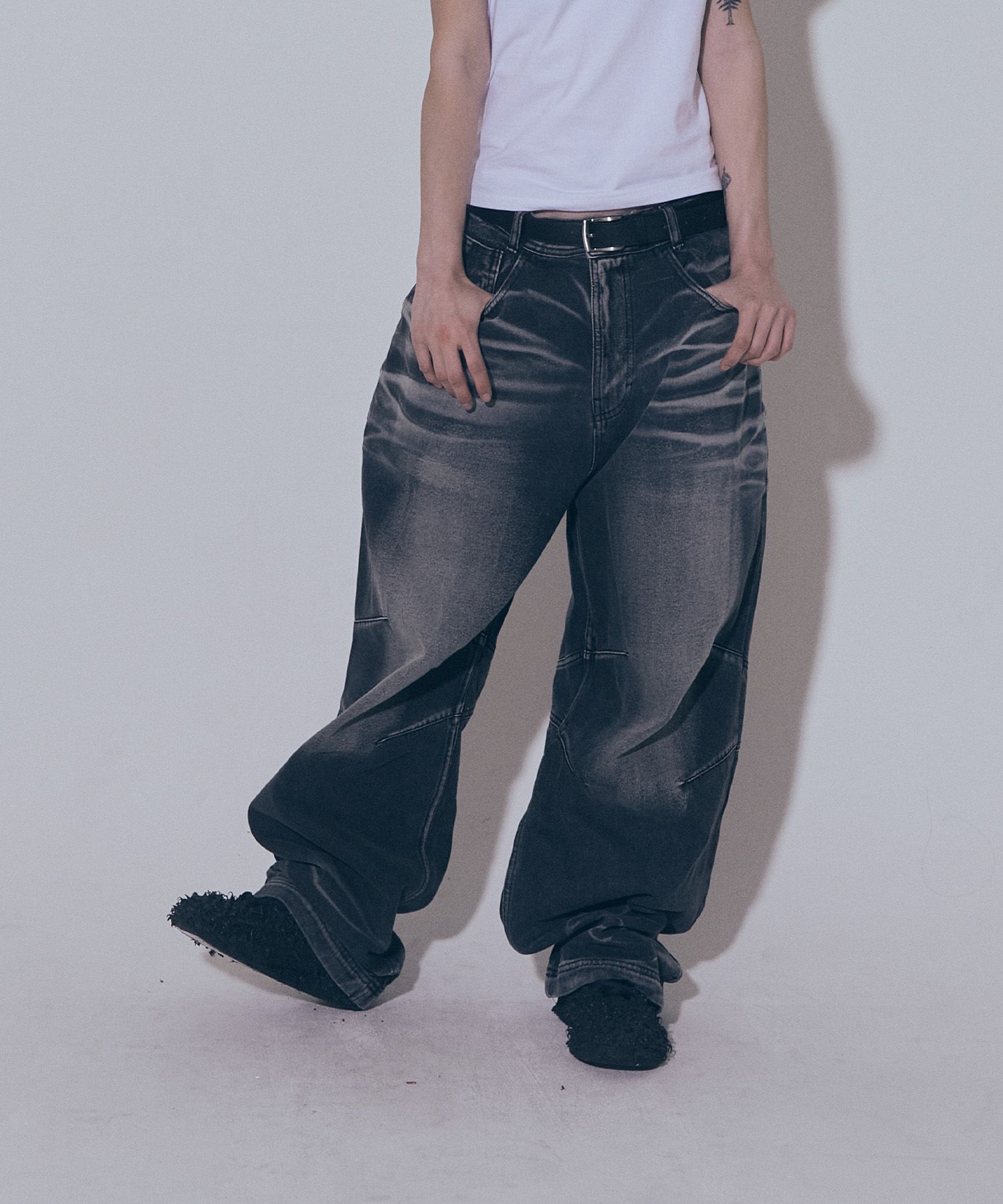 【BLUER】Embossed Wave Washing Wide Denim Pants Blue MUSINSA | BLR Embossed Wave Washing Wide Denim Pants Blue