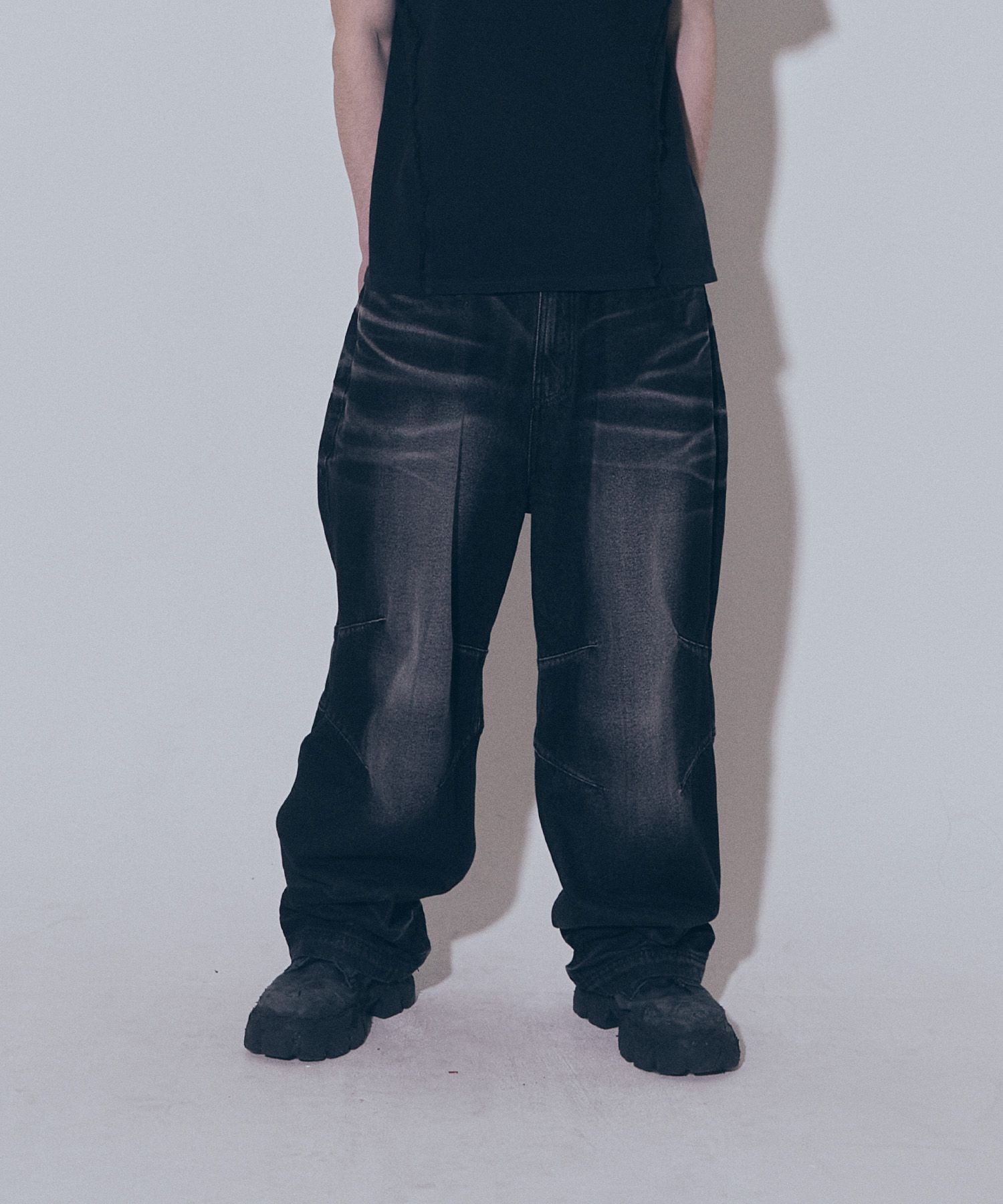【BLUER】Embossed Wave Washing Wide Denim Pants Black MUSINSA | BLR Embossed Wave Washing Wide Denim Pants Black