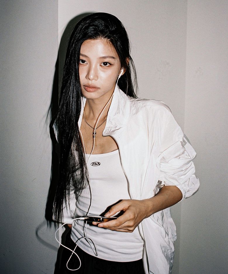 High-neck windbreaker
