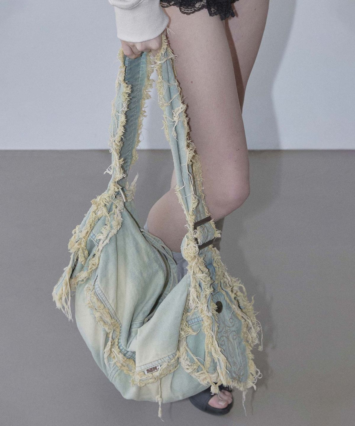 스컬프터(SCULPTOR) Destroyed Denim Duffel Bag Vintage Ice