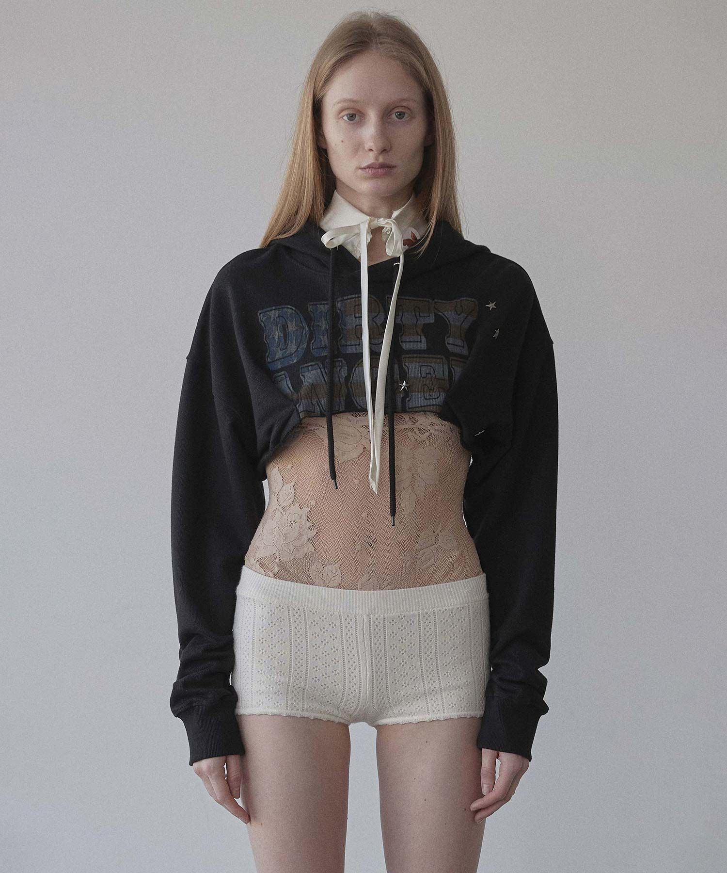 MUSINSA | SCULPTOR Glitter Flag Crop Hoodie Black