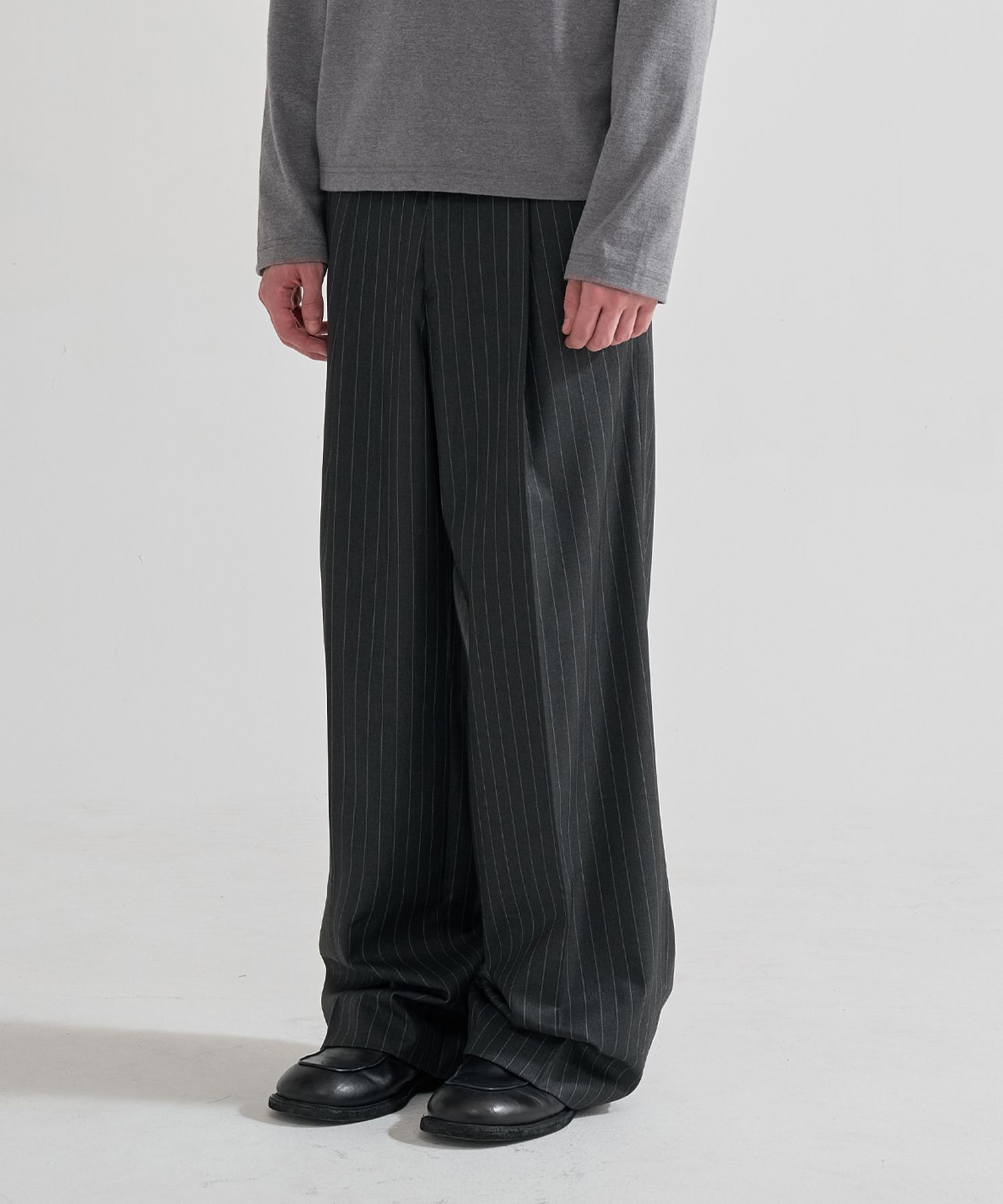 Musinsa（ムシンサ） JUAN HOMME ワイドスラックス　チャコール Musinsa（ムシンサ） JUAN HOMME ワイドスラックス チャコール