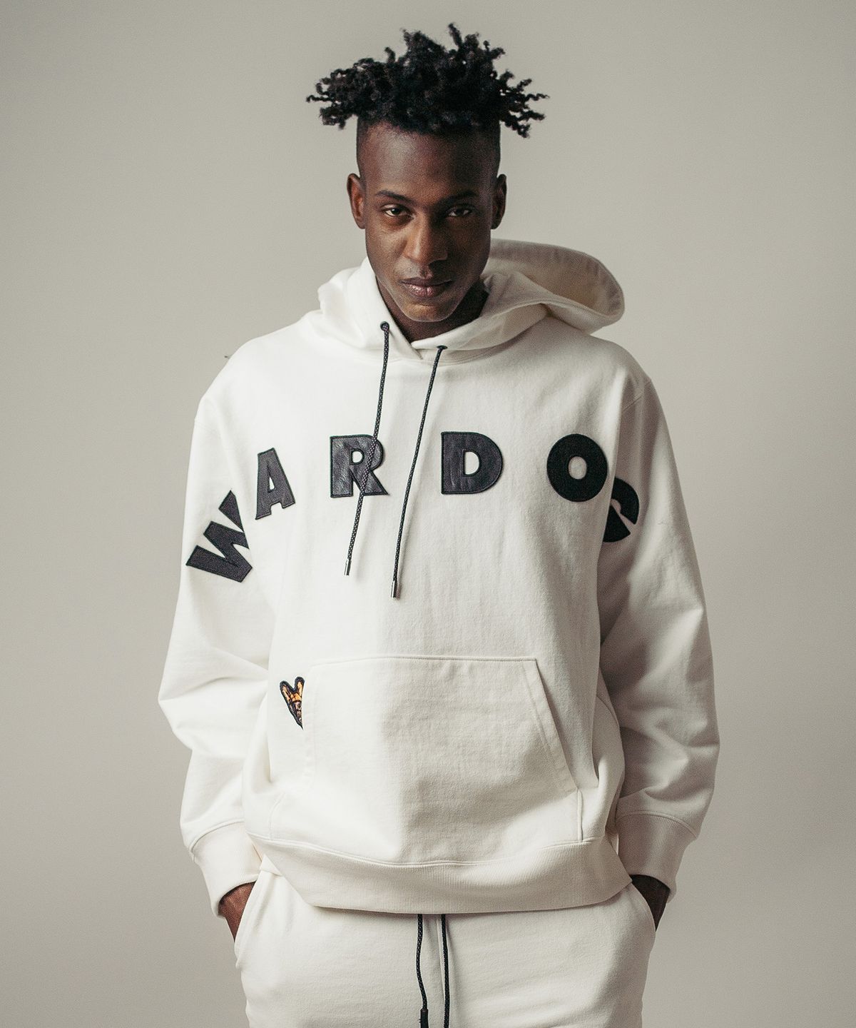 워독(WARDOG) 피카부 후디 화이트