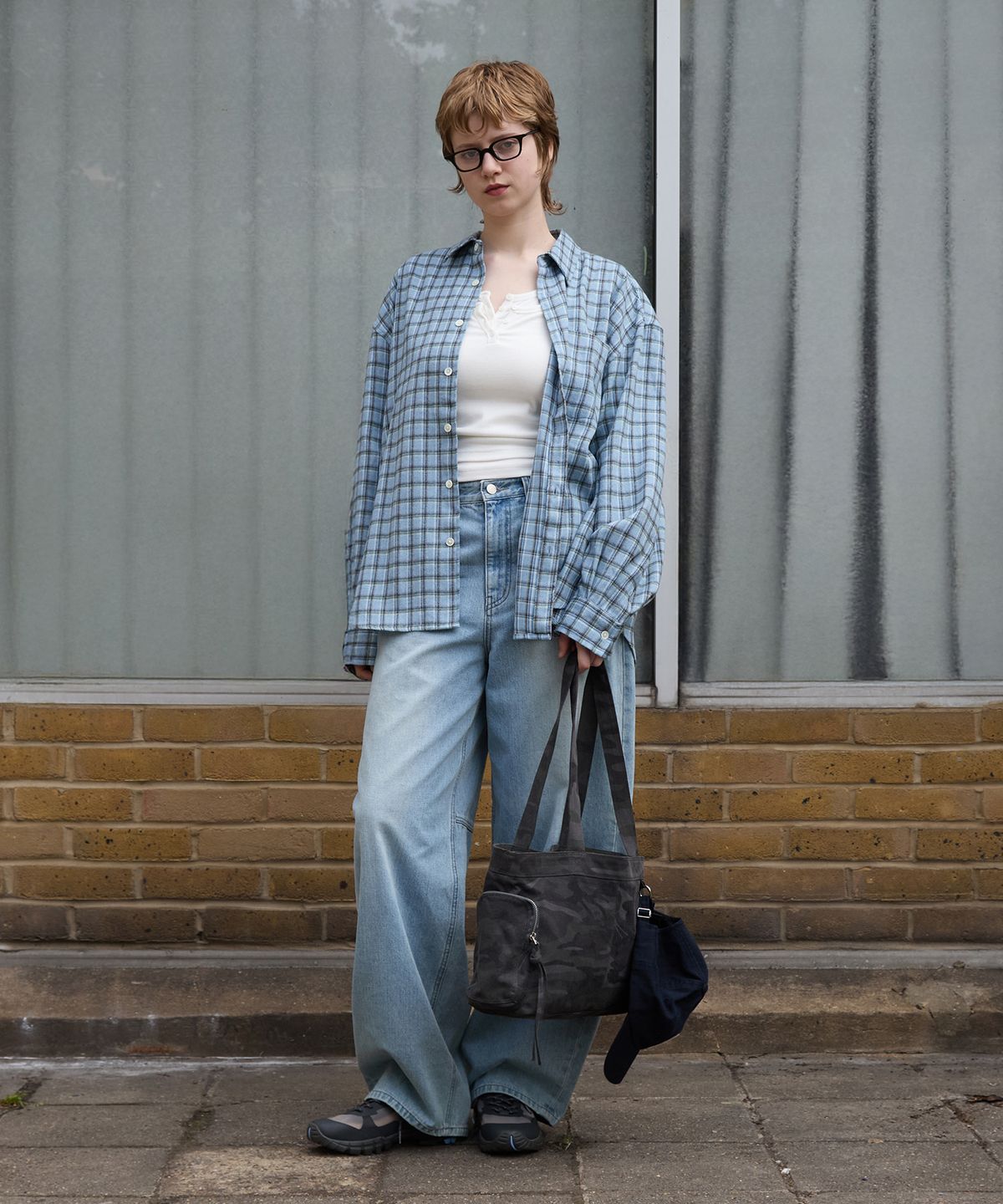 로우클래식(LOW CLASSIC) OVERSIZED FLANNEL SHIRT_BLUE CHECK_LC253SH02BU