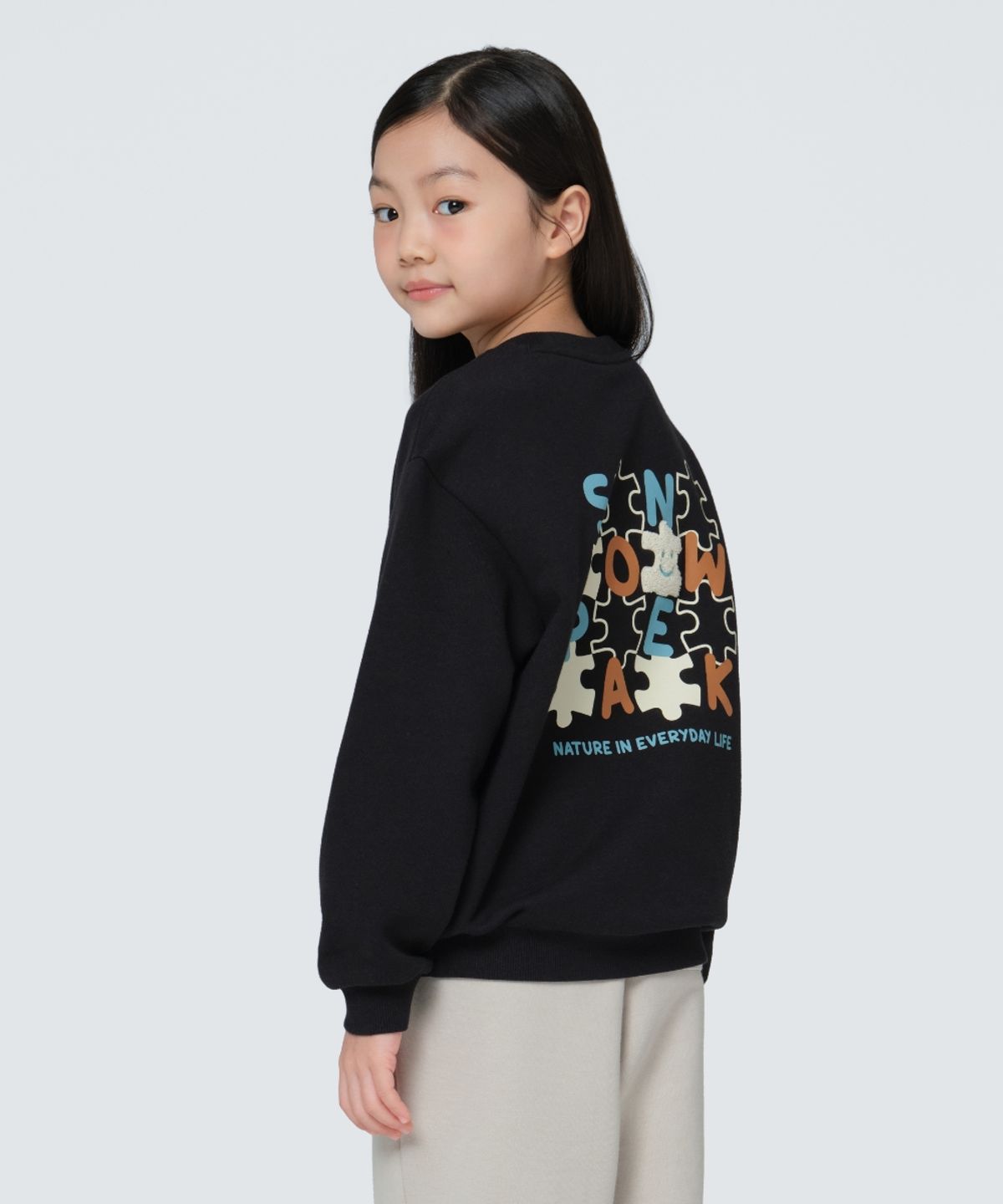 스노우피크 어패럴 키즈(SNOWPEAK APPAREL KIDS) 키즈 그래픽 맨투맨 (S24FKFHT80) Black