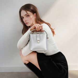 벨리즈 글로시 미니 토트백