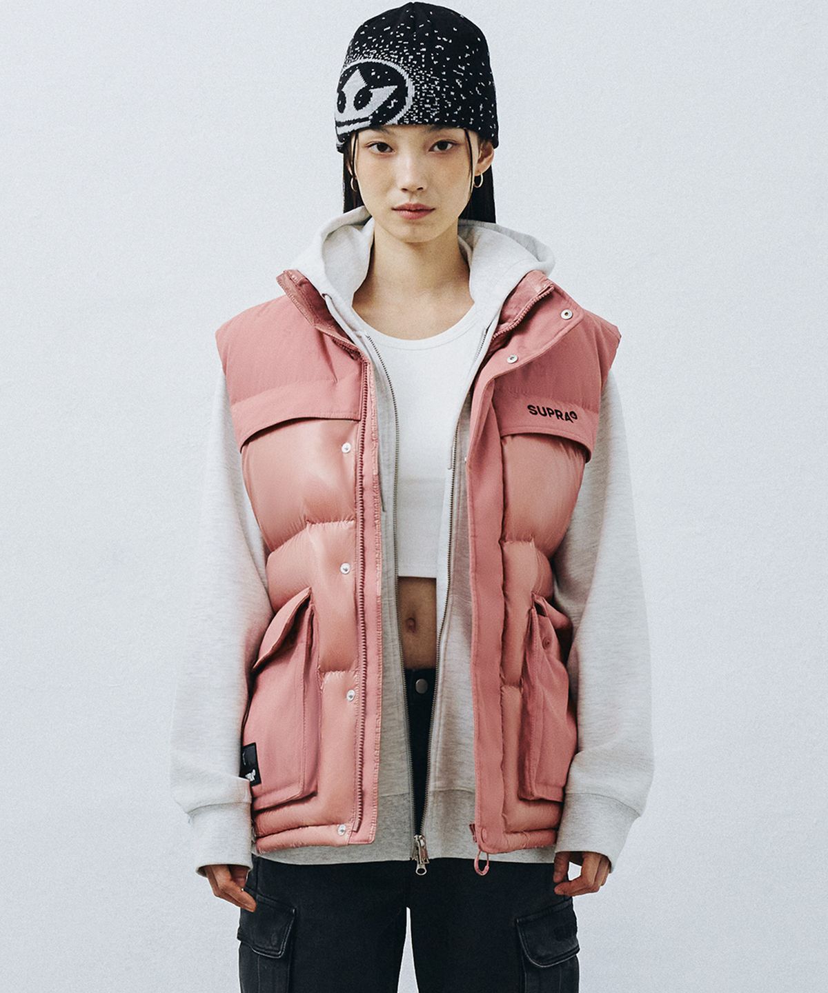 수프라(SUPRA) 자가드 배색 다운 베스트(PINK)