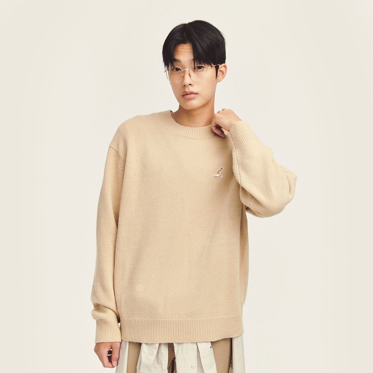 캉골(KANGOL) 로고 패치 스웨터 1885 베이지