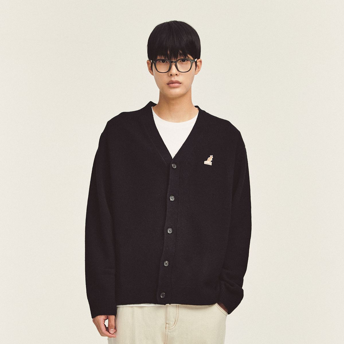 캉골(KANGOL) 로고 패치 가디건 1886 블랙