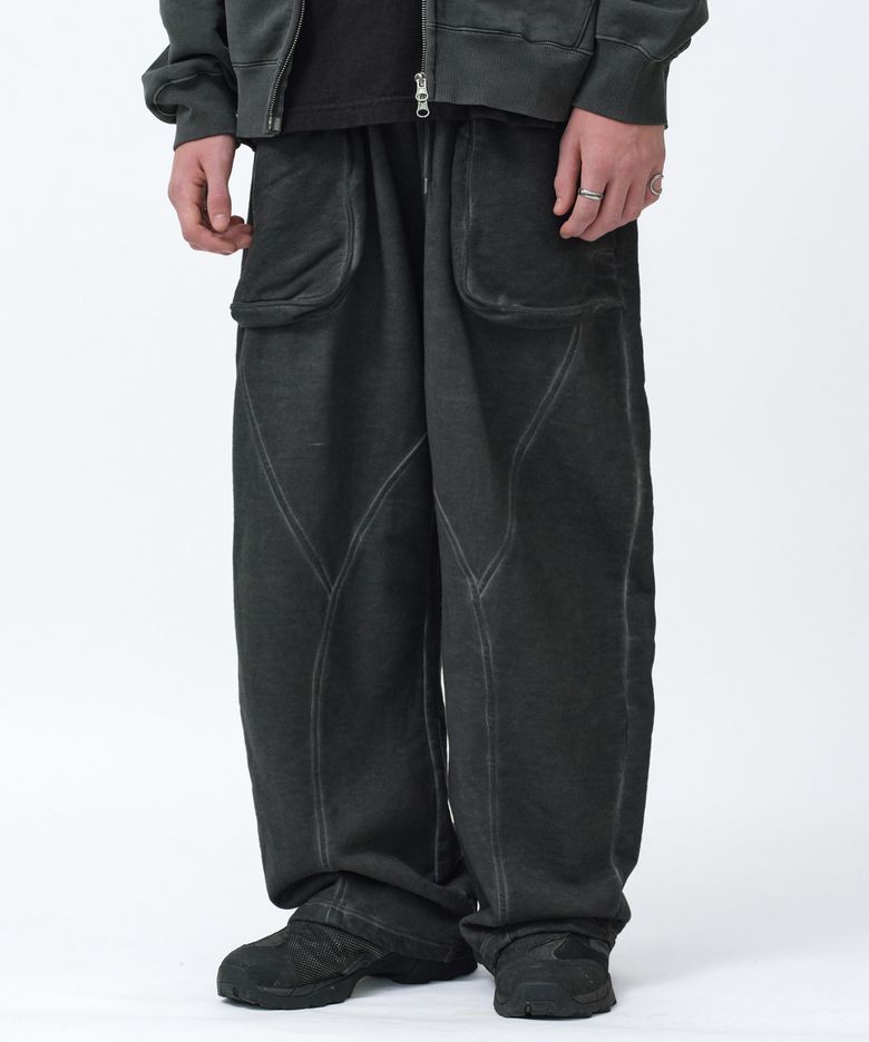 CUT OUT SWEAT PANTS [BLACK]