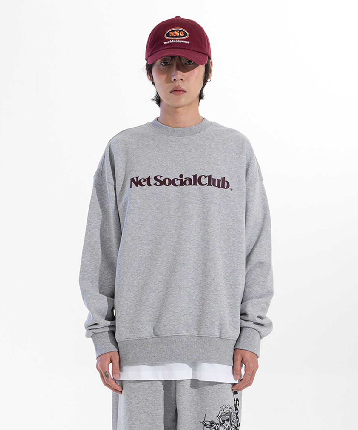 넷소셜클럽(NET SOCIAL CLUB) [기모선택] 비비드 스트레이트 로고 맨투맨 (멜란지)