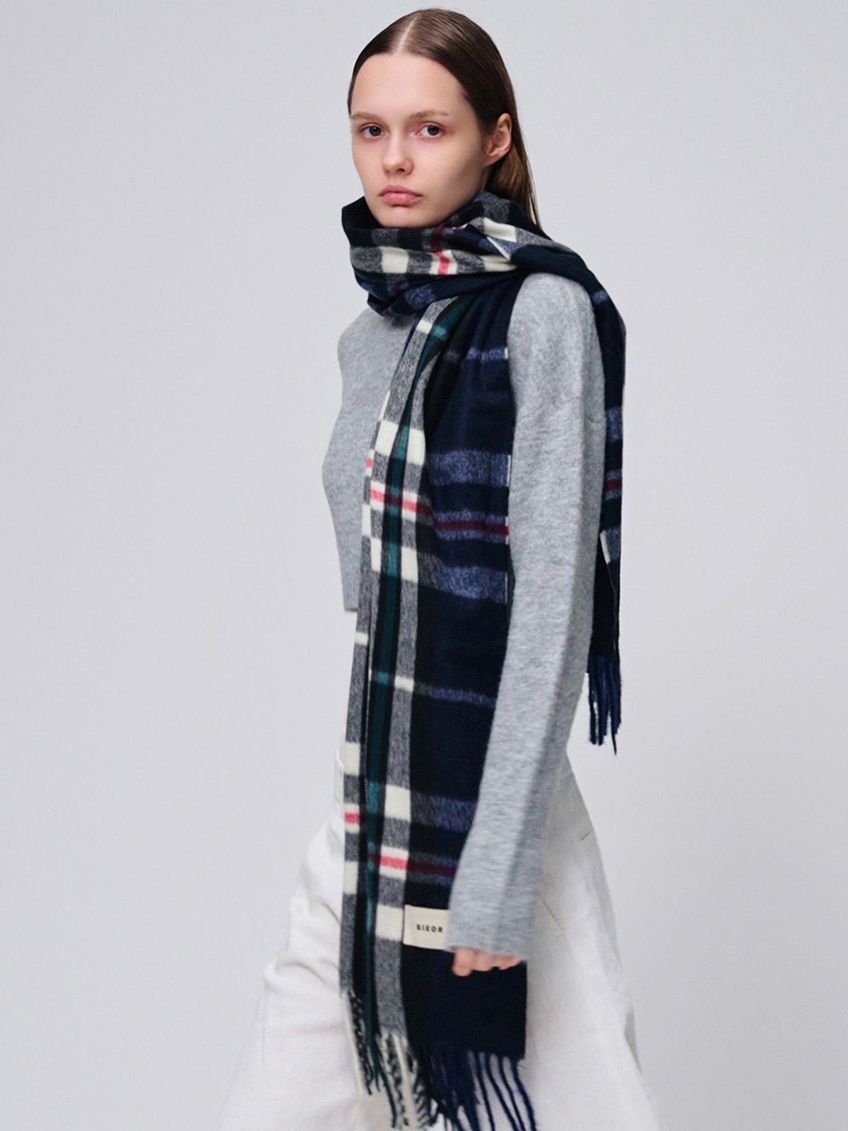 시오르(SIEOR) CALVI muffler_navy