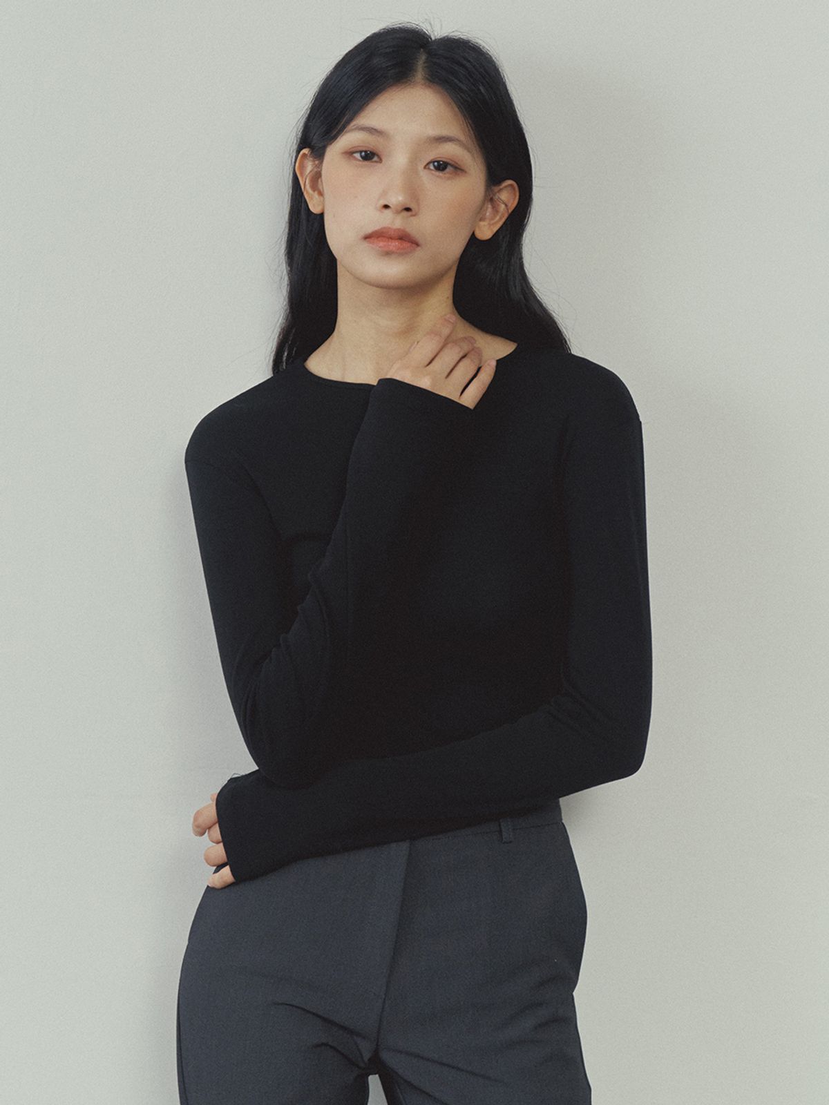 지앤지비(GNGB) U넥 위브 롱슬리브_Black