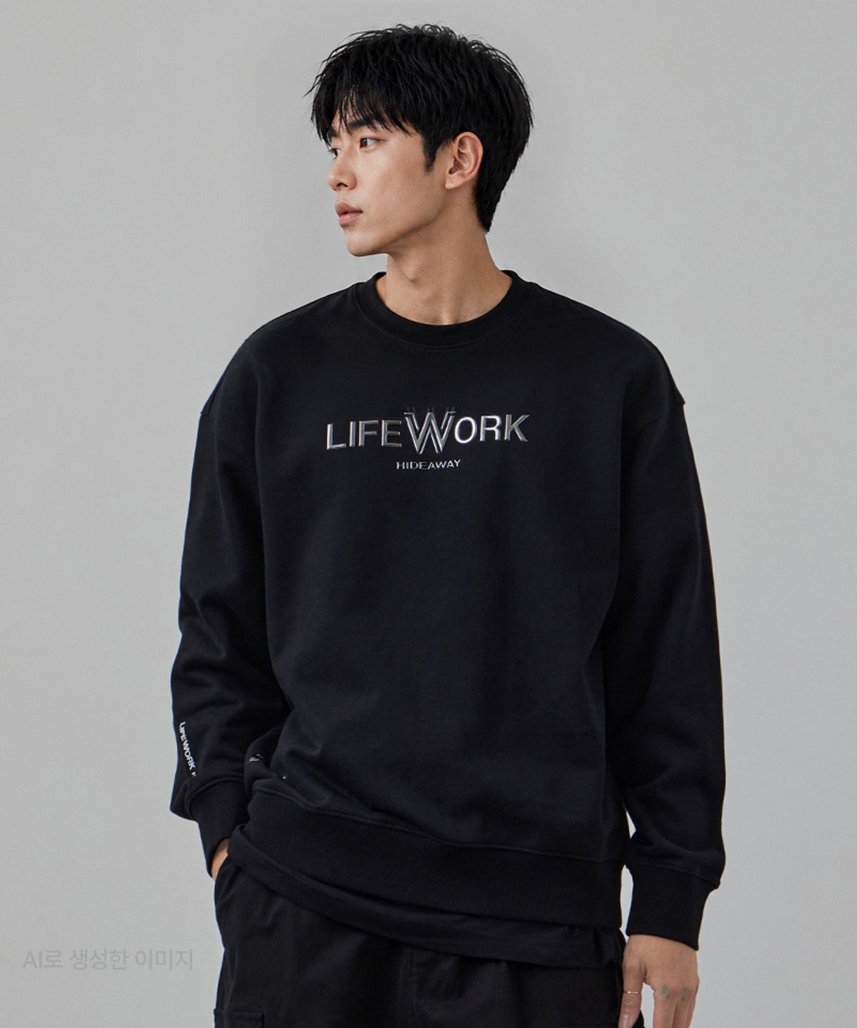라이프워크(LIFEWORK) 실버 로고 레터링 맨투맨